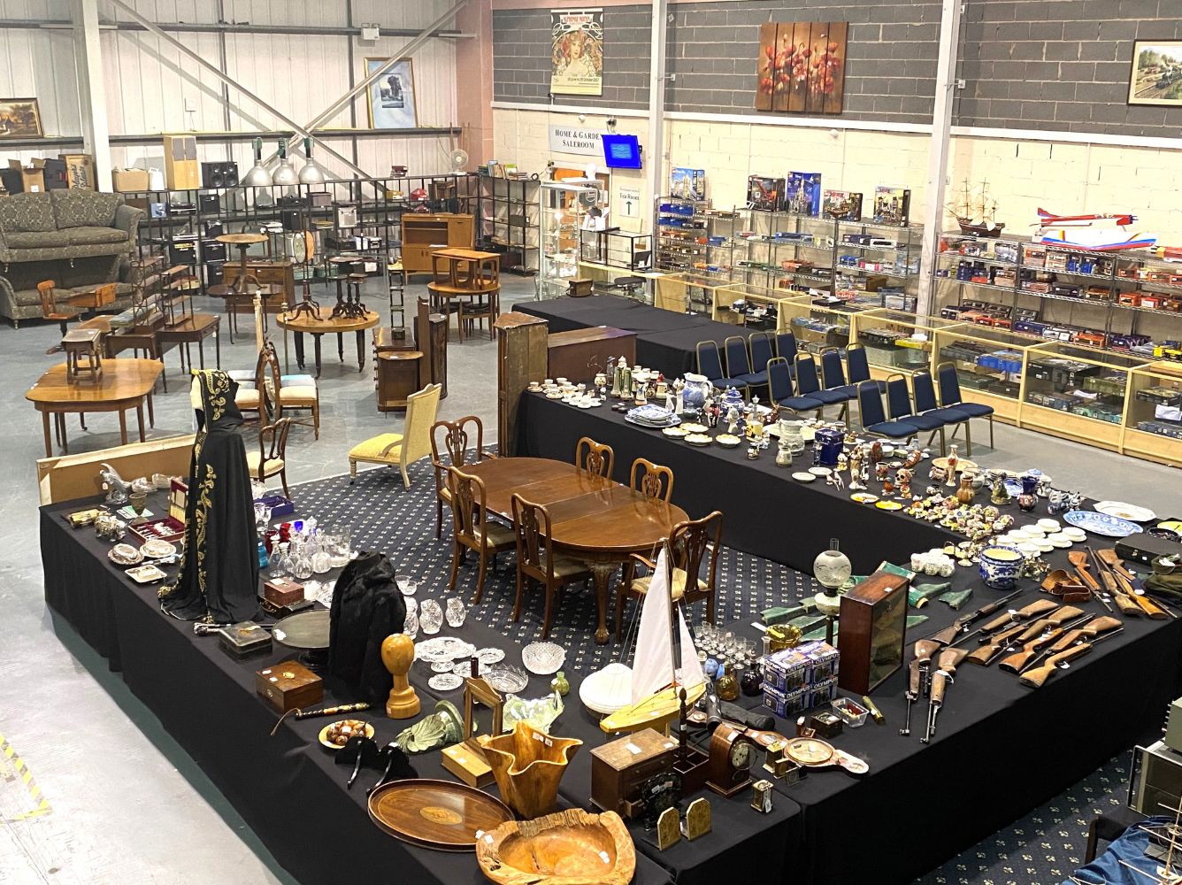 10am START - The Antiques & Collectables Sale