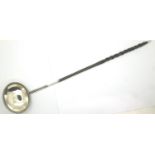 Georgian hallmarked silver toddy ladle, L: 36 cm. P&P Group 1 (£14+VAT for the first lot and £1+