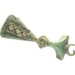 Roman bronze ornate lapel badge, L: 35 mm. P&P Group 0 (£5+VAT for the first lot and £1+VAT for