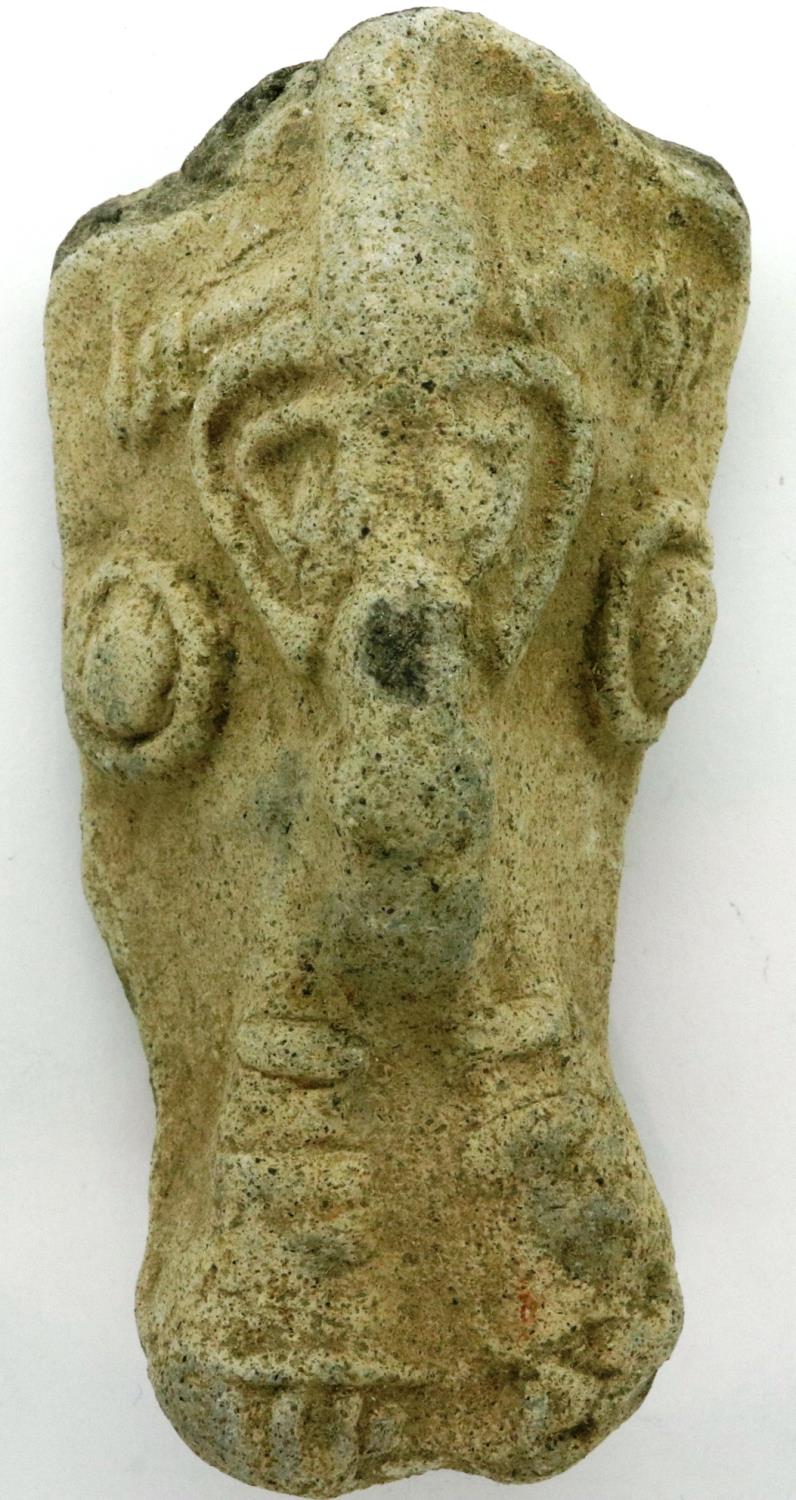 Indian States crude stone carving of elephant, L: 70 mm. P&P Group 0 (£5+VAT for the first lot