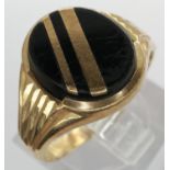 9ct gold and black onyx signet ring, size O, 2.6g. P&P Group 1 (£14+VAT for the first lot and £1+VAT