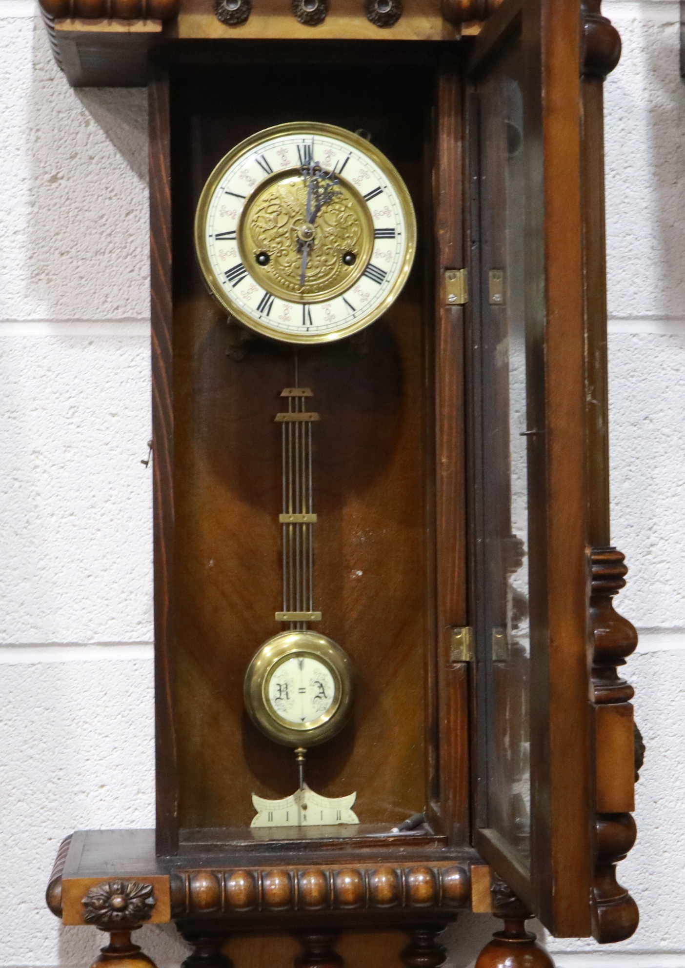 19th century walnut cased Vienna wall clock with pendulum display door, H: 105 cm. Not available for - Image 2 of 4