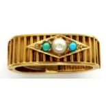 15ct gold seed pearl and turquoise mounted scarf clip, L: 25 mm, 4.9g. P&P Group 1 (£14+VAT for