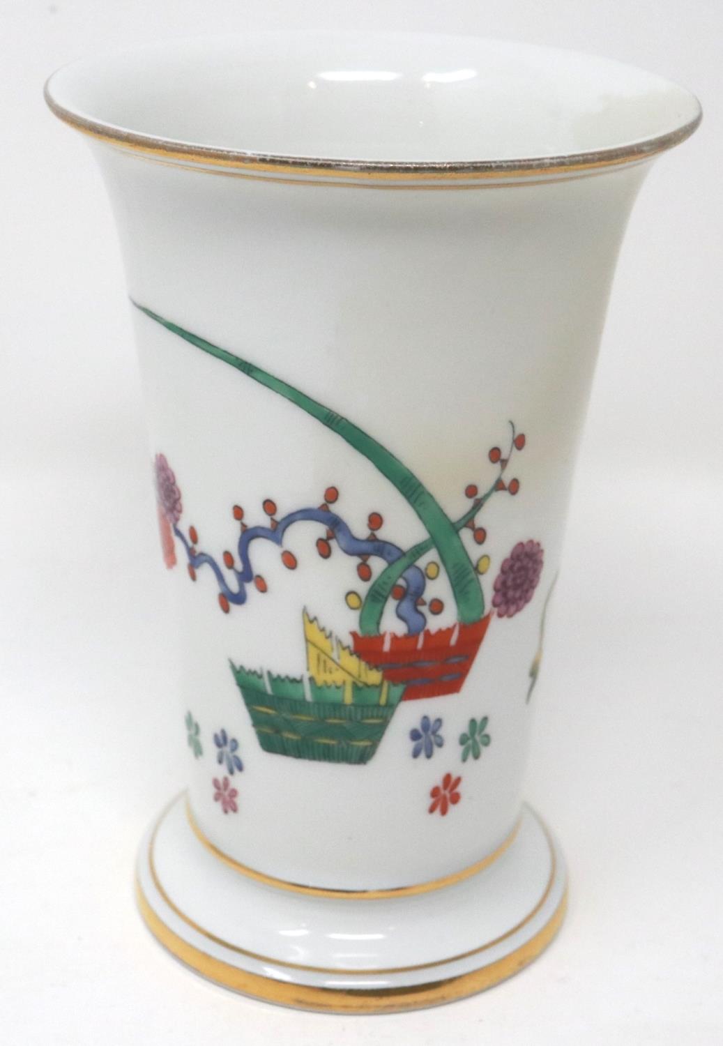 Modern Meissen tapering vase, H: 12 cm, no cracks or chips. P&P Group 1 (£14+VAT for the first lot