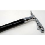 Jaguar handled walking stick, L: 92 cm. P&P Group 2 (£18+VAT for the first lot and £3+VAT for