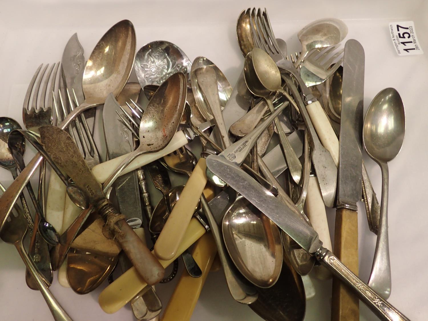 Quantity of silver plated items and flatware. P&P Group 3 (£25+VAT for the first lot and £5+VAT