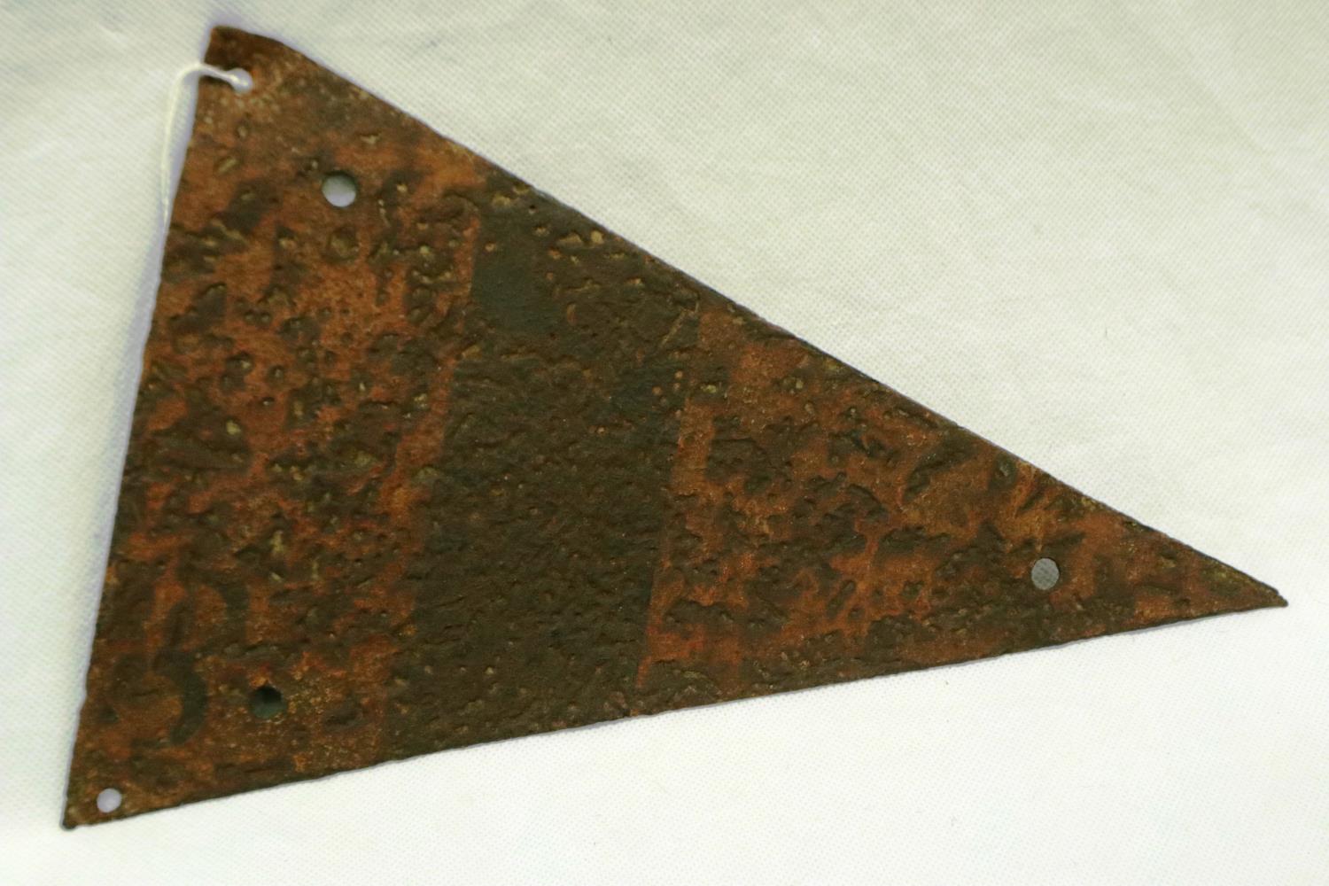 Rare WWII German Luftwaffe Afrika Korps metal camp marker pennant, 8 x 26 cm. Vendor advises found - Image 2 of 2