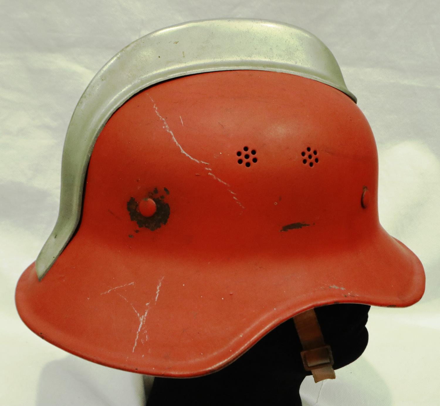 WWII German Volkswagen Factory Fire Workers helmet. P&P Group 2 (£18+VAT for the first lot and £3+ - Image 2 of 3