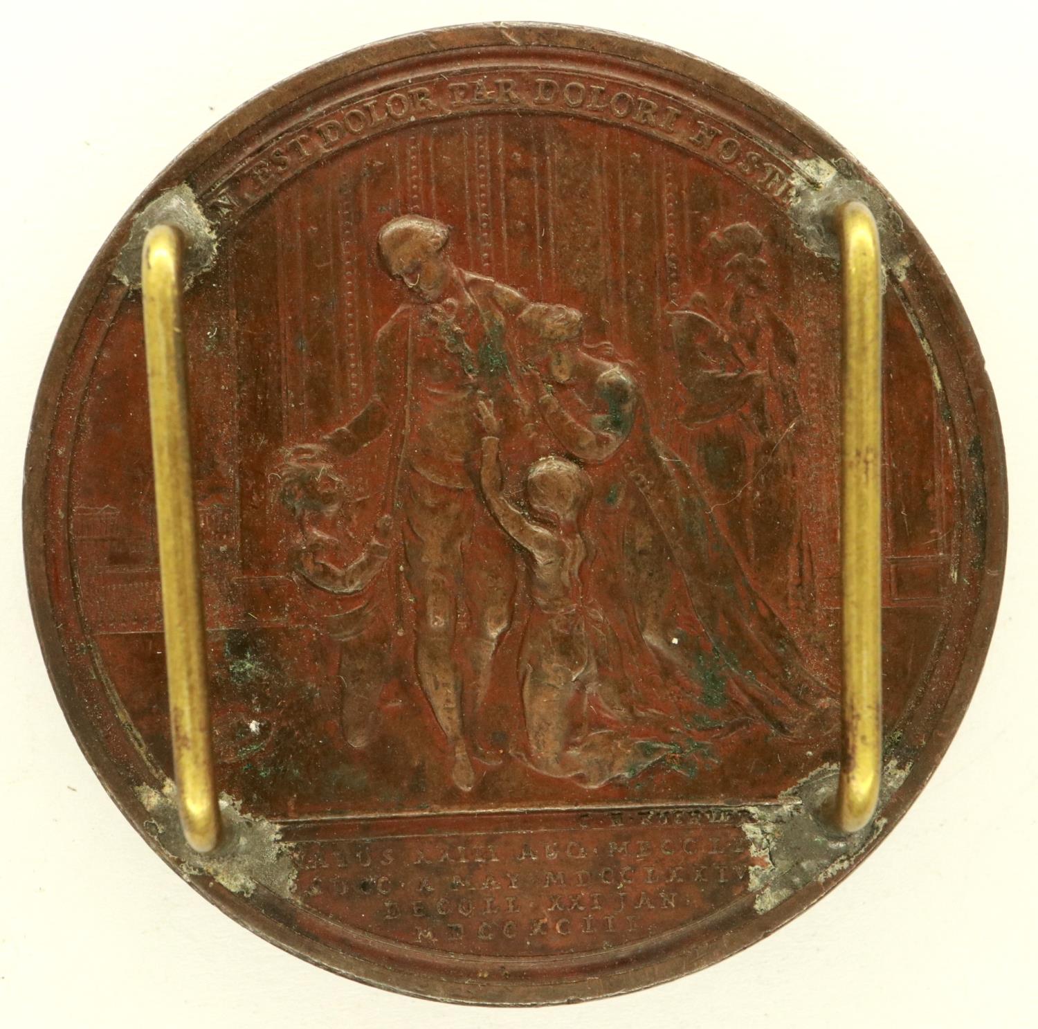 1793 bronze table medal commemorative, struck to commemorate the execution of Louis XVI designed - Image 2 of 2