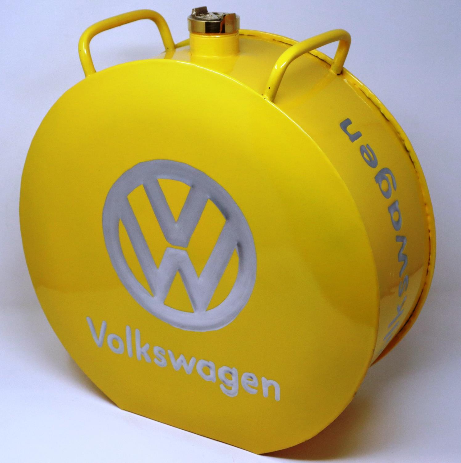 Yellow VW petrol can, H: 36 cm. P&P Group 2 (£18+VAT for the first lot and £3+VAT for subsequent