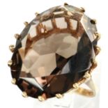 9ct gold smoky quartz ring, size O, 5.5g. P&P Group 1 (£14+VAT for the first lot and £1+VAT for