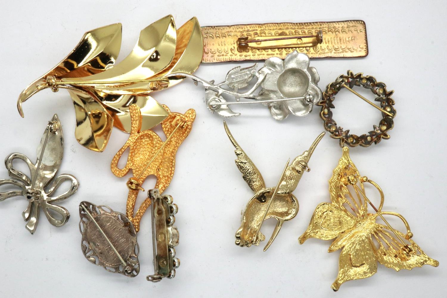 Ten 925 silver and gilt, mainly stone set brooches, largest H: 70 mm. P&P Group 1 (£14+VAT for the - Image 2 of 2