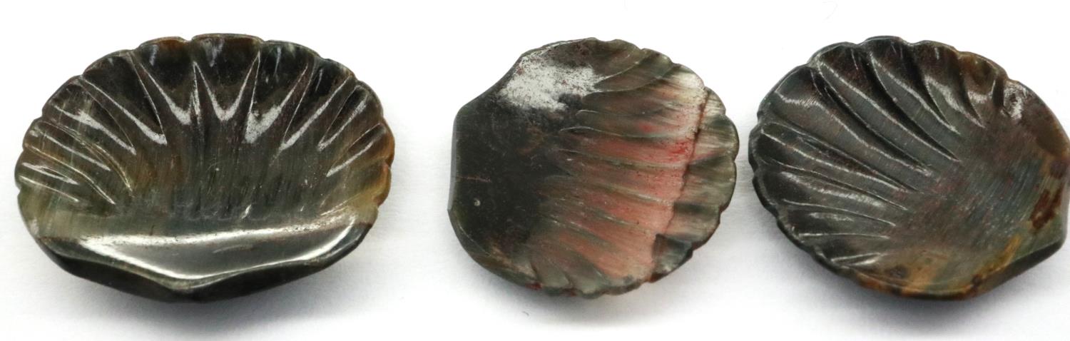 Loose gemstones, scallop shaped tourmaline, 4.19cts. P&P Group 1 (£14+VAT for the first lot and £1+