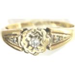 9ct gold ring set with diamonds, size O/P, 2.0g. P&P Group 1 (£14+VAT for the first lot and £1+VAT