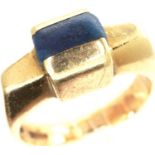 9ct gold stone set ring, size Q/R, 6.1g. P&P Group 1 (£14+VAT for the first lot and £1+VAT for