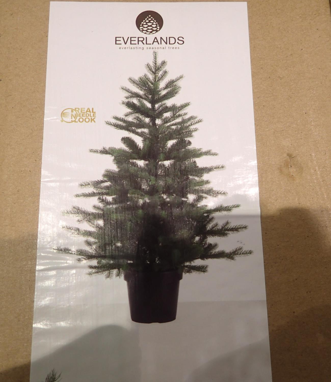 New unused 2ft Christmas tree. Not available for in-house P&P