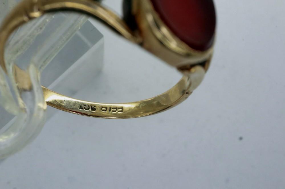 9ct gold carnelian set ring, size P, 2.3g. P&P Group 1 (£14+VAT for the first lot and £1+VAT for - Image 3 of 3