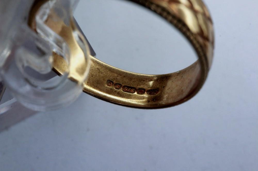 9ct gold band ring, size M, 2.2g. P&P Group 1 (£14+VAT for the first lot and £1+VAT for subsequent - Image 4 of 4