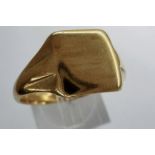 9ct gold signet ring, size X, 4.1g, shank cut. P&P Group 1 (£14+VAT for the first lot and £1+VAT for