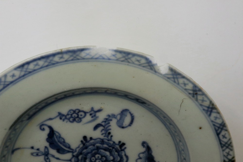 Collection of damaged blue and white Chinese ceramics. Not available for in-house P&P - Image 2 of 6