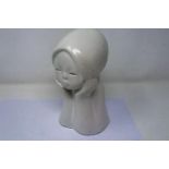 Studio design ceramic stylized head, in the manner of Rosenthal, H: 18 cm, crazing throughout and