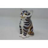 Royal Crown Derby sitting cat paperweight, with gold stopper, H: 80 mm, no cracks or chips. P&P