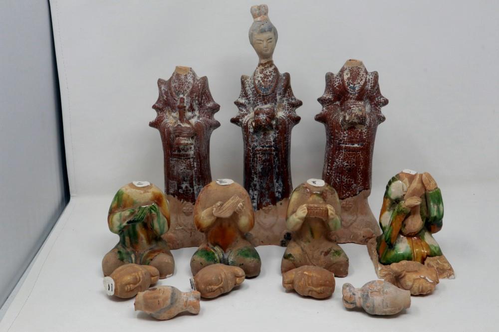 Collection of damaged Chinese figures. P&P Group 2 (£18+VAT for the first lot and £3+VAT for