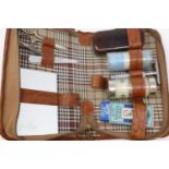 Leather cased gents travel shaving set. P&P Group 1 (£14+VAT for the first lot and £1+VAT for