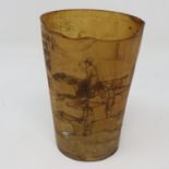 Horn beaker, decorated with a scene from York Races, dated 1818 to base, with damages, H: 95 mm. P&P