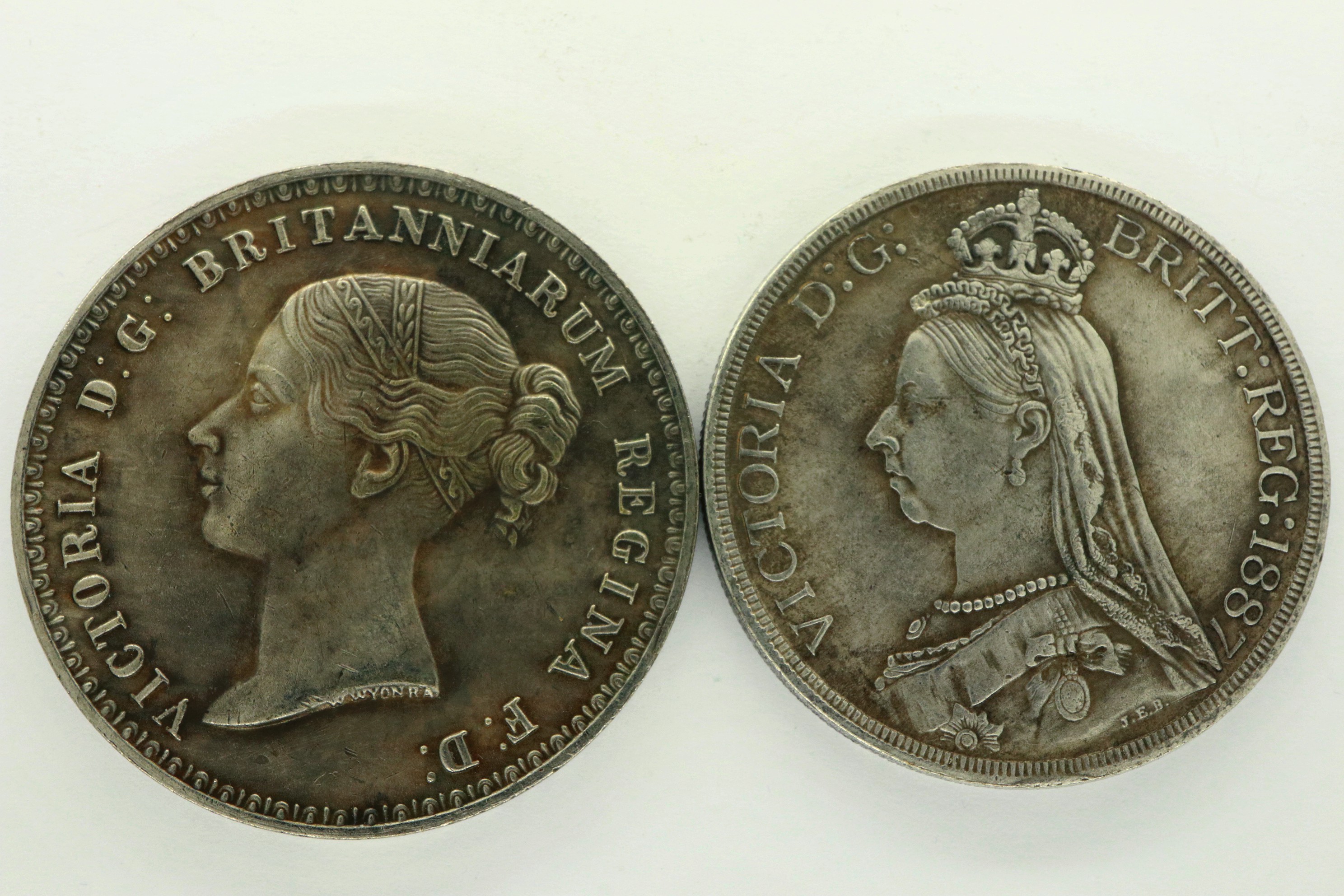 Museum quality replica coin: Una and the Lion, and a fantasy Victorian 5 shilling coin (2). P&P - Image 2 of 2