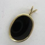 14ct gold black onyx set pendant, H: 30 mm, 2.8g. UK P&P Group 0 (£6+VAT for the first lot and £1+