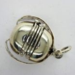 925 silver photo ball pendant, L: 90 mm. UK P&P Group 0 (£6+VAT for the first lot and £1+VAT for