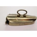 Unusual white metal violin case vesta case, L: 52 mm, 17g. UK P&P Group 1 (£16+VAT for the first lot