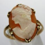 9ct gold shell cameo ring, size Q, 2.8g. UK P&P Group 1 (£16+VAT for the first lot and £2+VAT for