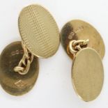 Pair of 9ct gold cufflinks, face H: 20 mm, 7.7g. UK P&P Group 0 (£6+VAT for the first lot and £1+VAT