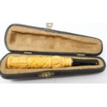 Carved Meerschaum handled cheroot holder, cased. UK P&P Group 1 (£16+VAT for the first lot and £2+