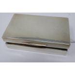 Hallmarked silver snuff box, Birmingham assay 1930, L: 65 mm, 58g. UK P&P Group 1 (£16+VAT for the