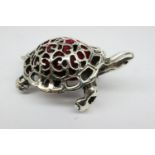 925 silver diminutive tortoise pin cushion, L: 35 mm. UK P&P Group 0 (£6+VAT for the first lot
