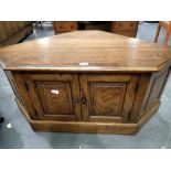 Oak TV cabinet. Not available for in-house P&P
