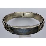 925 silver heavy gauge bangle, L: 70 mm. UK P&P Group 0 (£6+VAT for the first lot and £1+VAT for