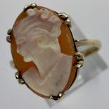 9ct gold shell cameo ring, size Q, 2.8g. UK P&P Group 0 (£6+VAT for the first lot and £1+VAT for