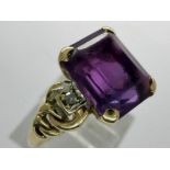 9ct gold ring set with amethyst and diamond shoulders, size P, 3.0g. UK P&P Group 0 (£6+VAT for
