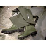 Ocean size 12 fishing waders. Not available for in-house P&P