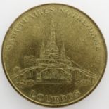 Lourdes /Notre Dame Remembrance token. UK P&P Group 0 (£6+VAT for the first lot and £1+VAT for