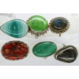 Six 925 silver rings set with agate, mixed sizes. UK P&P Group 1 (£16+VAT for the first lot and £2+