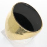 9ct gold signet ring set with black onyx, size N/O, 5.7g. UK P&P Group 1 (£16+VAT for the first