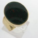 9ct gold ring set with bloodstone, size P, 5.4g. UK P&P Group 1 (£16+VAT for the first lot and £2+