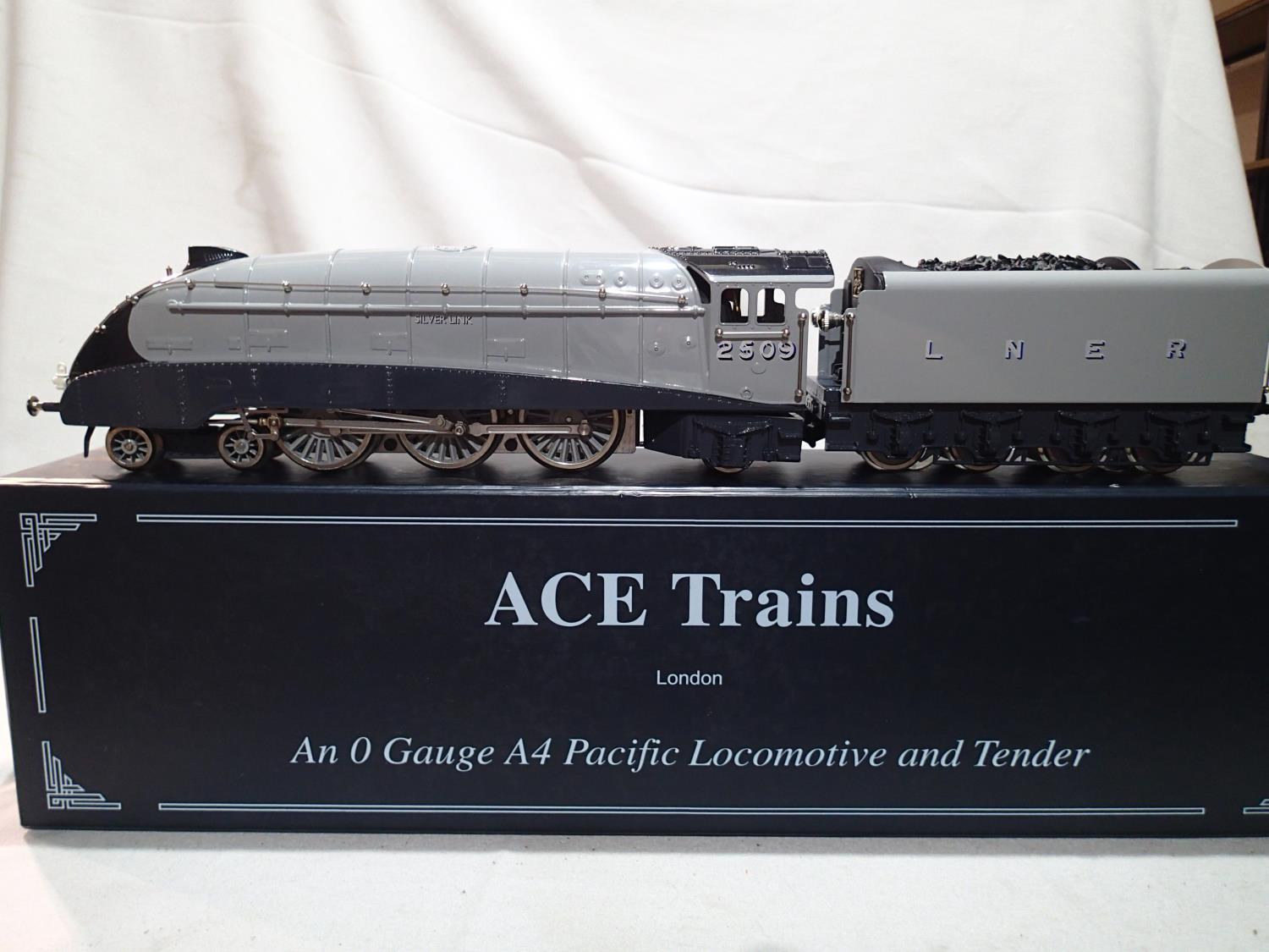 O gauge Ace Trains A4 class Silver Link, grey, 2509, in excellent to near mint condition, box has