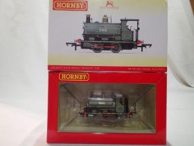 OO scale Hornby R3615 Peckett W4 saddle tank, works no 560, Green, in near mint condition, no