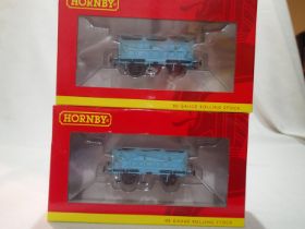 Two OO scale Hornby R40141, Liverpool and Manchester open coaches, in near mint condition/boxed.
